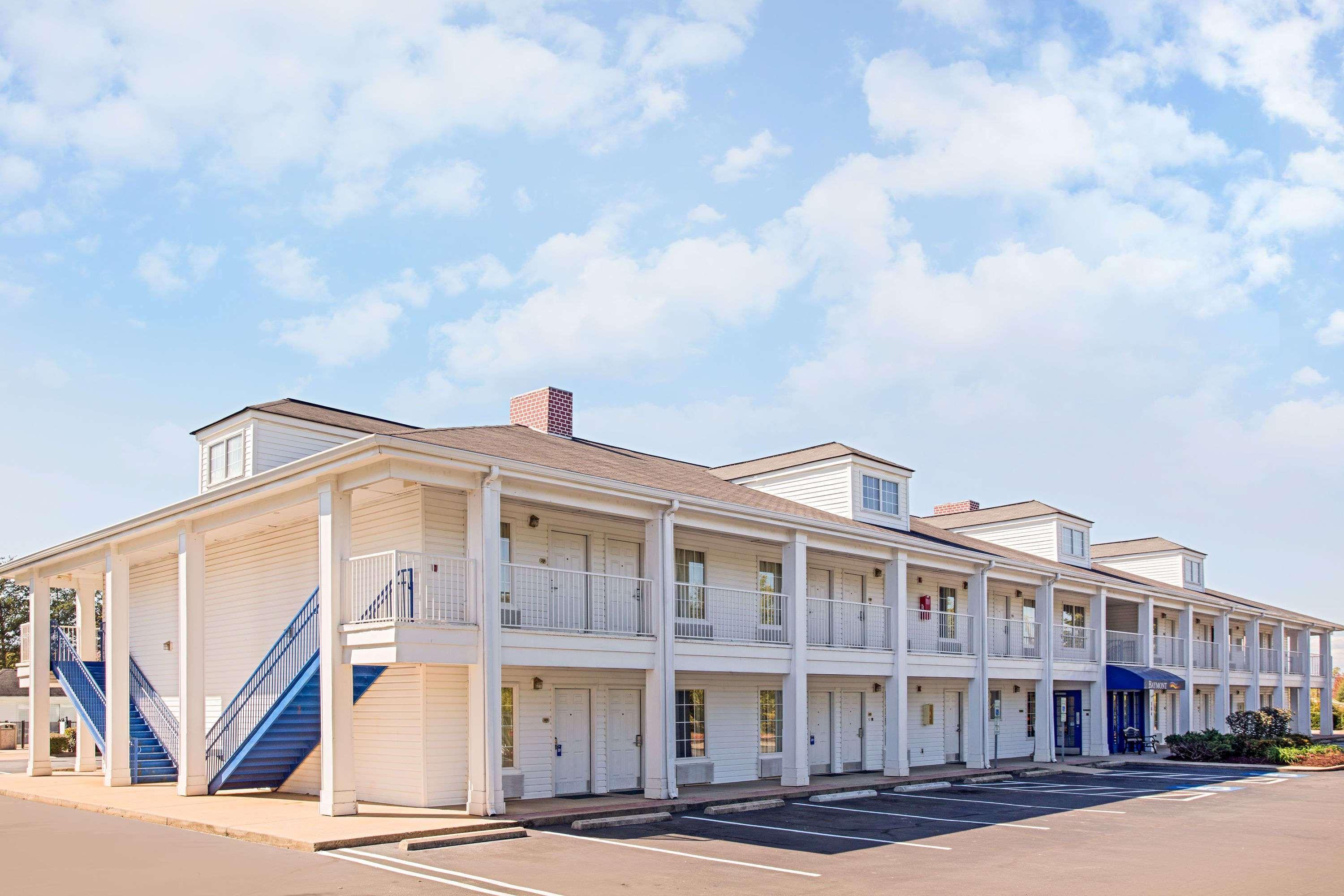 Baymont By Wyndham Forest City Exterior photo